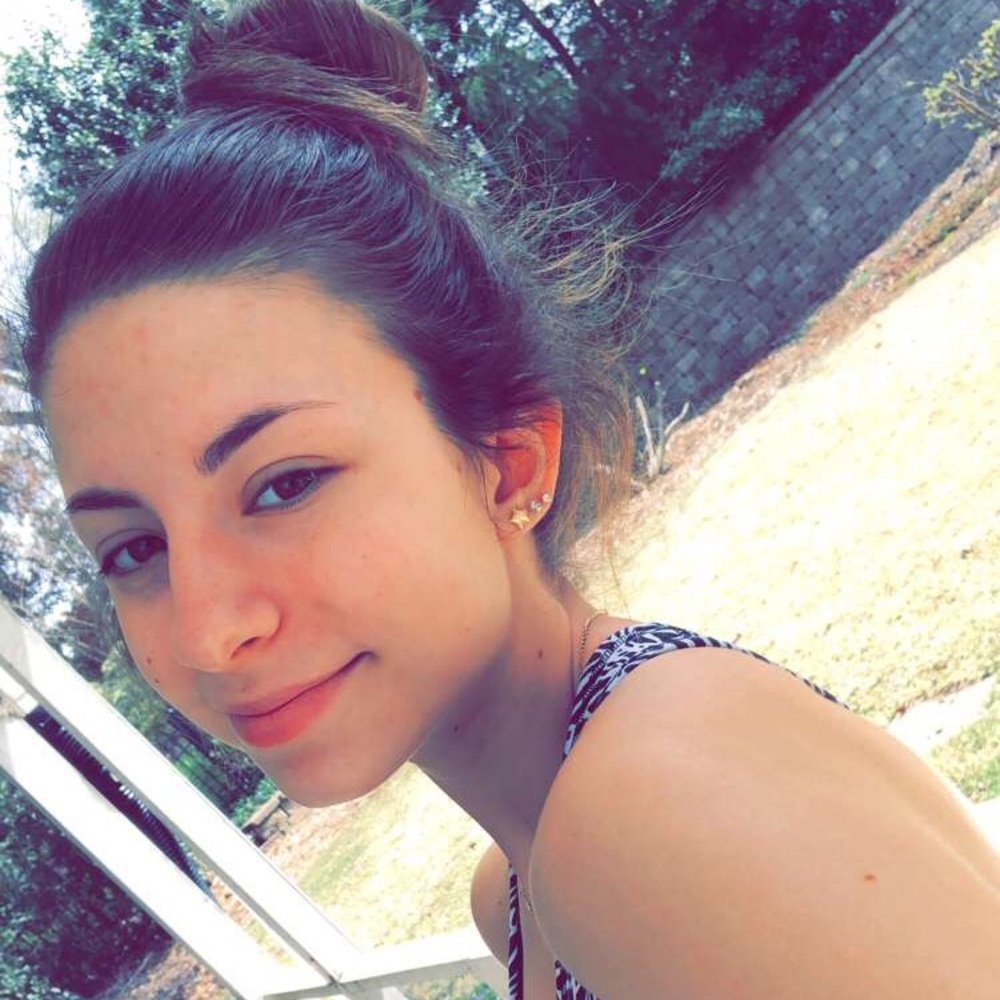 Meet your Posher, Olivia